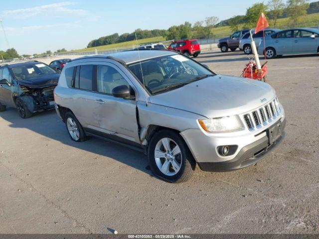  Salvage Jeep Compass