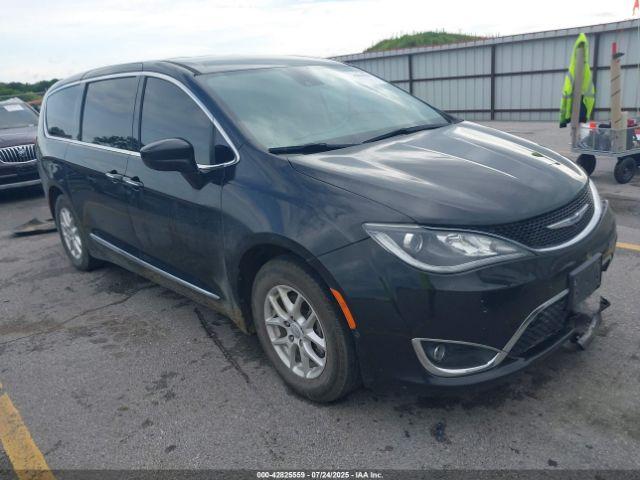  Salvage Chrysler Pacifica