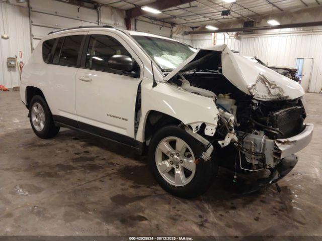  Salvage Jeep Compass