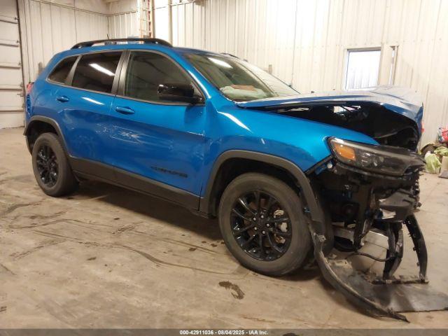  Salvage Jeep Cherokee