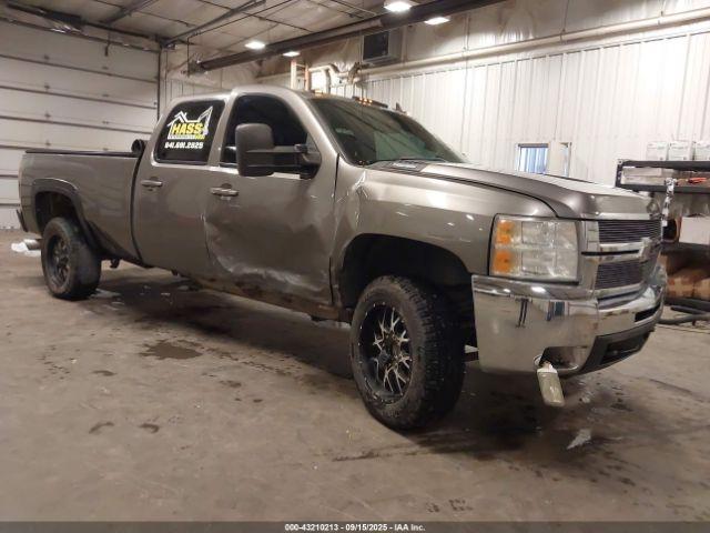  Salvage Chevrolet Silverado 2500
