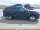 Toyota RAV4 Le Image 5