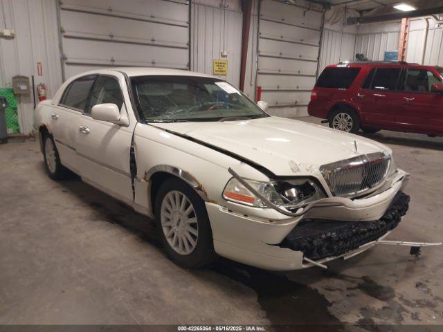  Salvage Lincoln Towncar