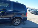 Chrysler Town & Country Touring-l Image 14