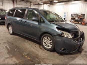  Salvage Toyota Sienna