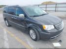 Chrysler Town & Country Limited Image 1