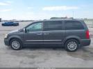 Chrysler Town & Country Limited Image 12