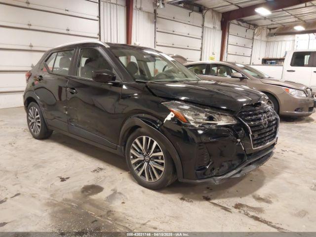  Salvage Nissan Kicks