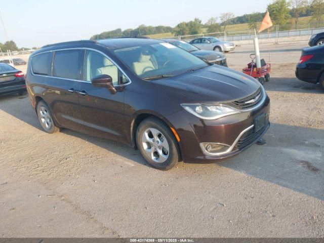  Salvage Chrysler Pacifica