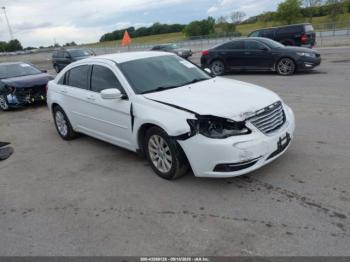  Salvage Chrysler 200