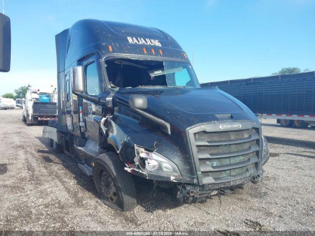  Salvage Freightliner New Cascadia 126