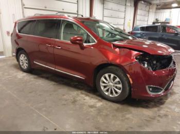  Salvage Chrysler Pacifica