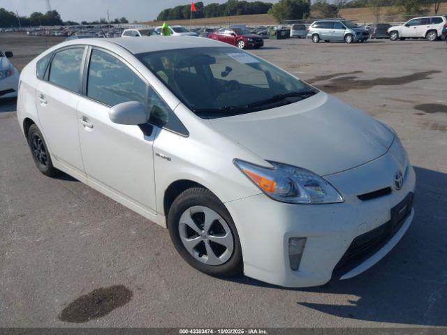  Salvage Toyota Prius