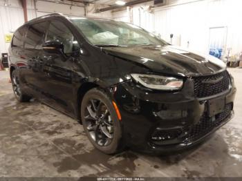  Salvage Chrysler Pacifica