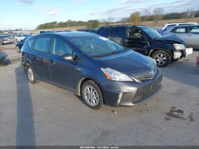  Salvage Toyota Prius v