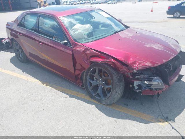  Salvage Chrysler 300