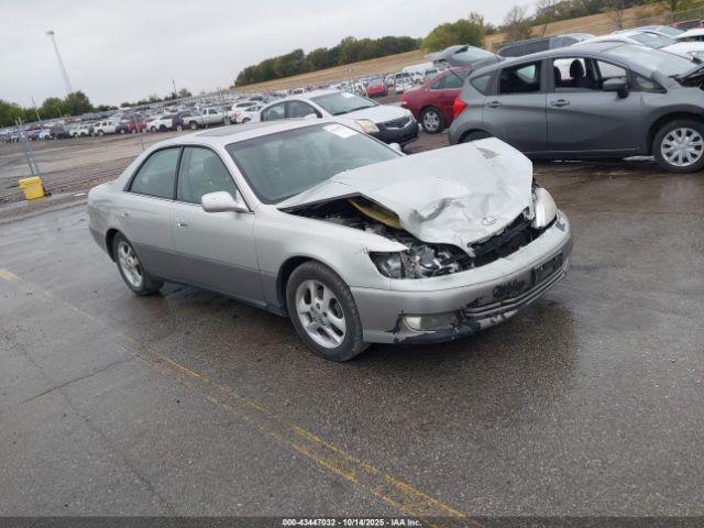  Salvage Lexus Es