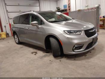  Salvage Chrysler Pacifica