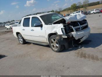  Salvage Chevrolet Avalanche 1500