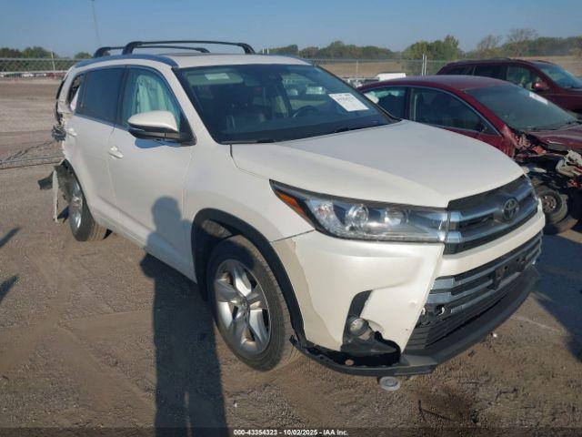  Salvage Toyota Highlander