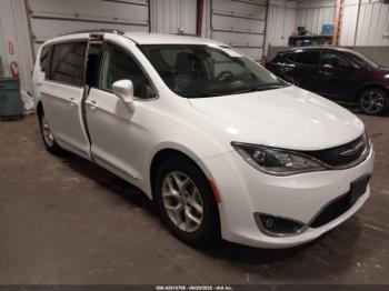  Salvage Chrysler Pacifica