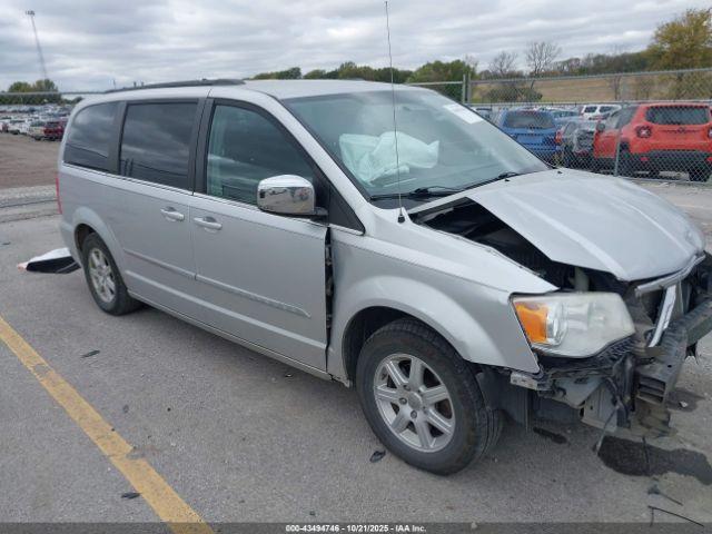  Salvage Chrysler Town & Country