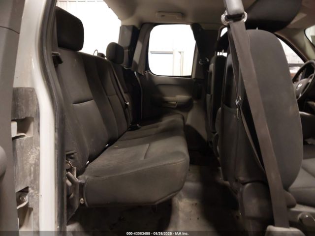 Chevrolet Silverado 3500 Work Truck Image 17