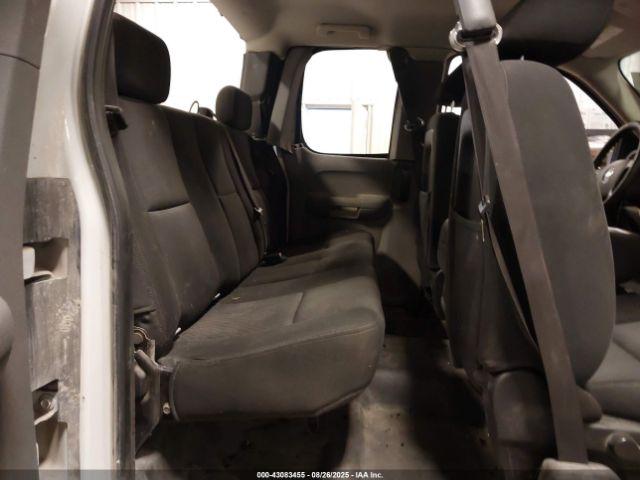 Chevrolet Silverado 3500 Work Truck Image 17