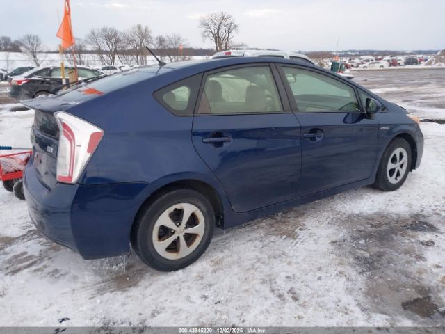 Toyota Prius Two Image 5