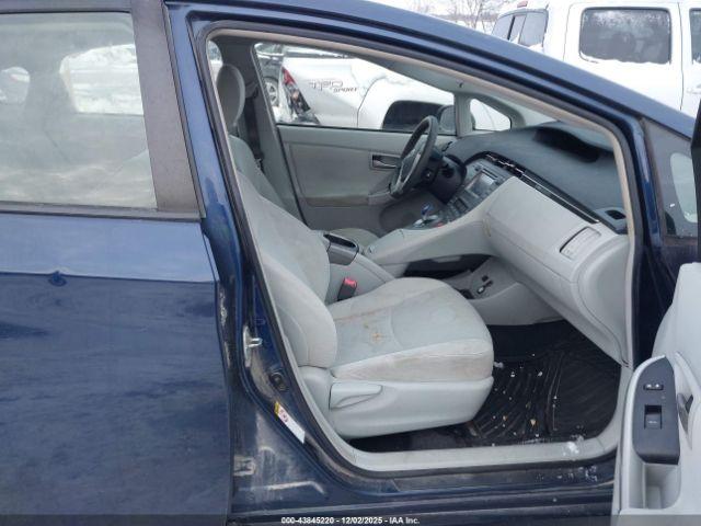 Toyota Prius Two Image 4