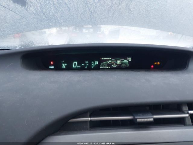 Toyota Prius Two Image 7