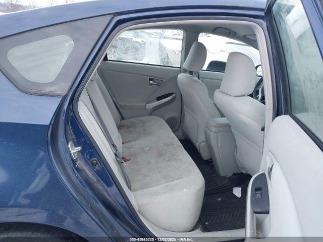 Toyota Prius Two Image 10