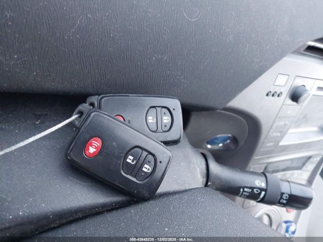 Toyota Prius Two Image 13