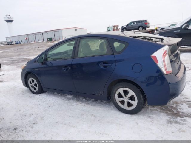 Toyota Prius Two Image 16