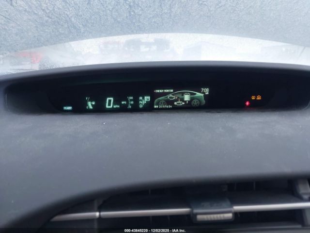 Toyota Prius Two Image 15