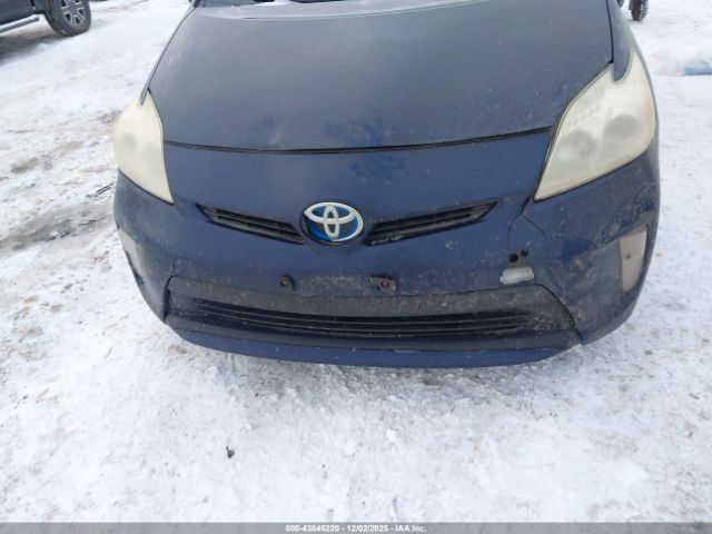 Toyota Prius Two Image 12