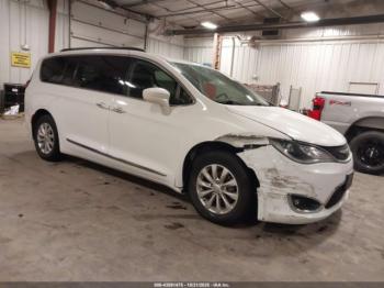  Salvage Chrysler Pacifica