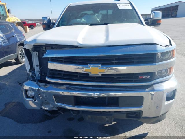 Chevrolet Silverado 2500 Ltz Image 9