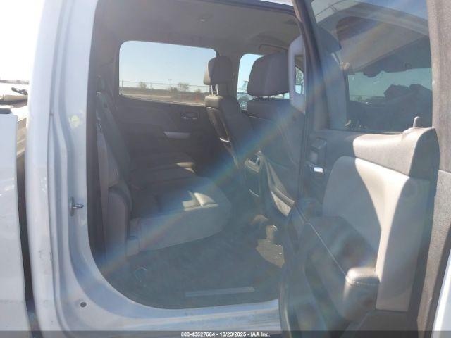 Chevrolet Silverado 2500 Ltz Image 12