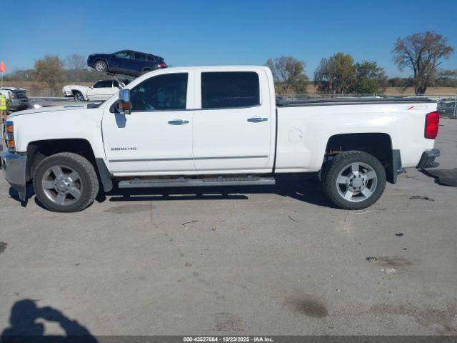 Chevrolet Silverado 2500 Ltz Image 8