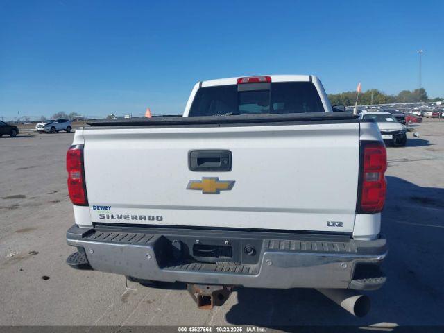Chevrolet Silverado 2500 Ltz Image 11