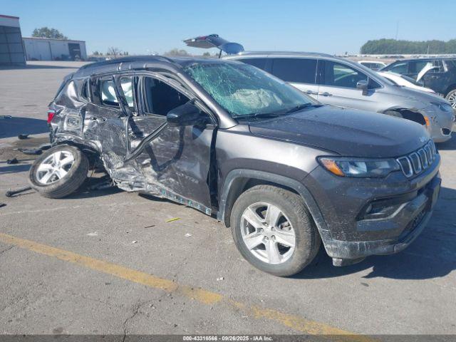  Salvage Jeep Compass