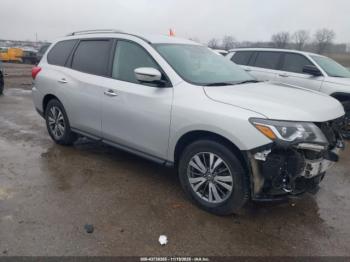  Salvage Nissan Pathfinder