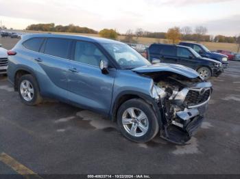  Salvage Toyota Highlander