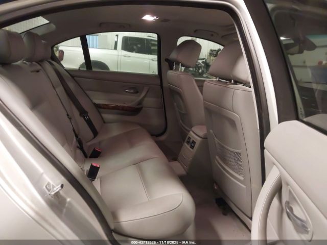 BMW 3 Series Image 16