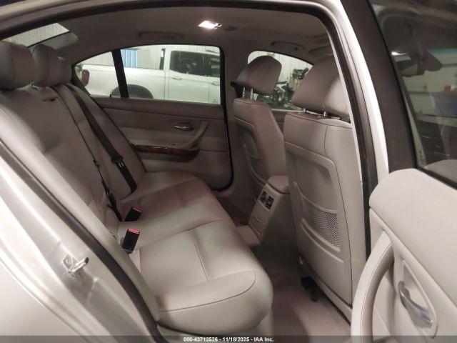 BMW 3 Series Image 16