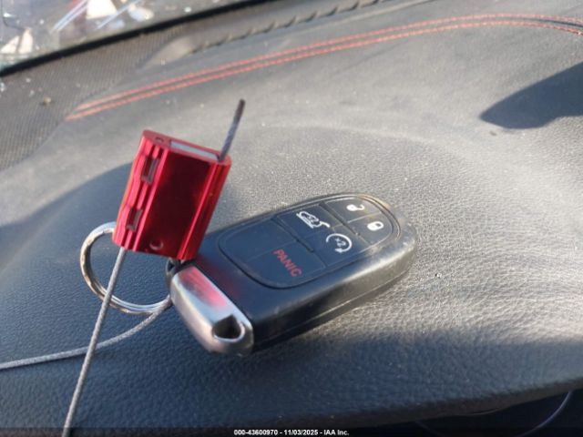 Jeep Cherokee Trailhawk Image 8