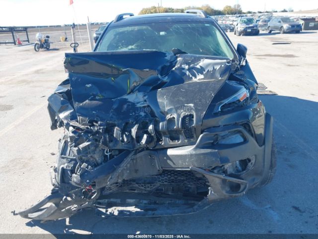 Jeep Cherokee Trailhawk Image 4