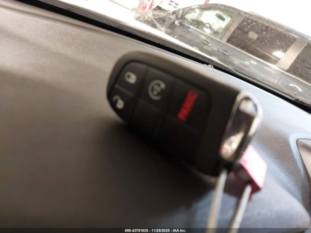 Jeep Renegade Latitude Image 18