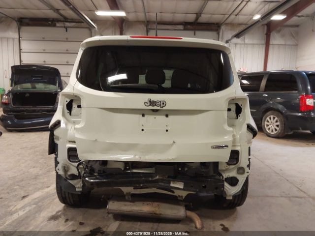 Jeep Renegade Latitude Image 3